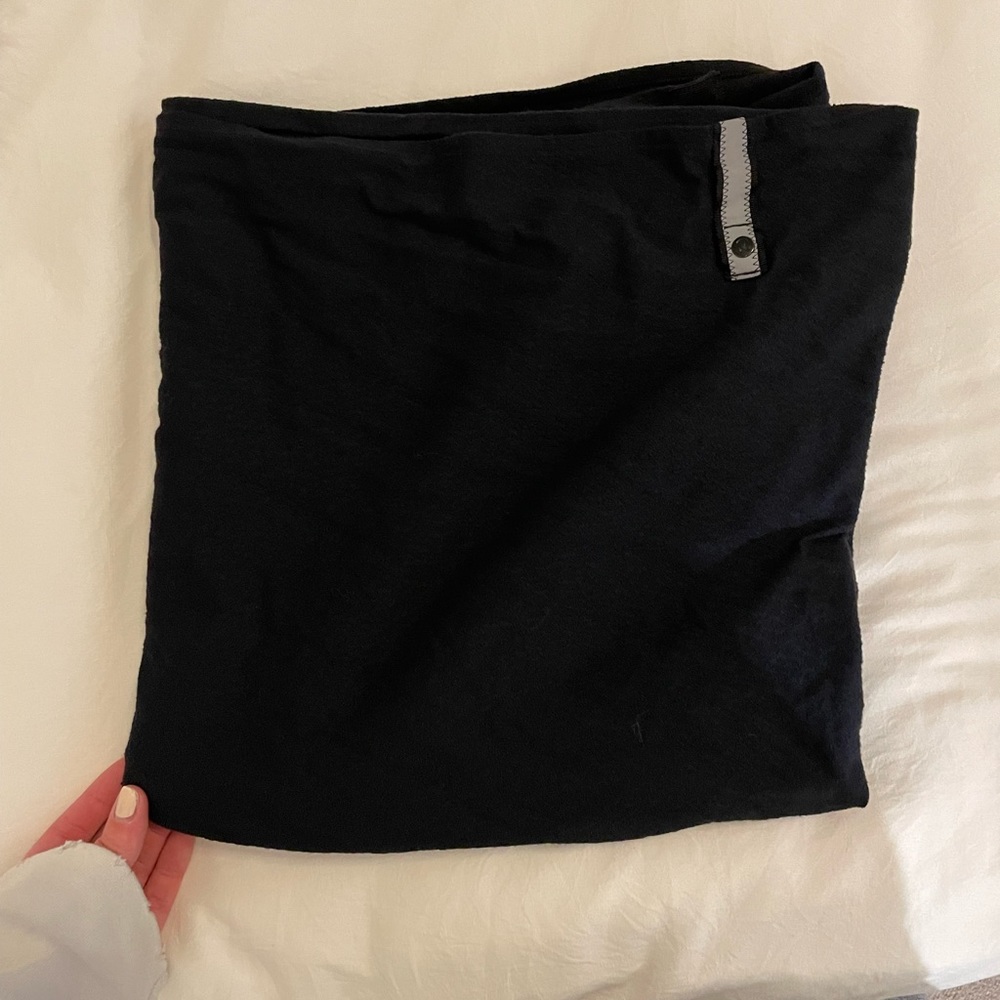 Lululemon Vinyasa dark blue scarf